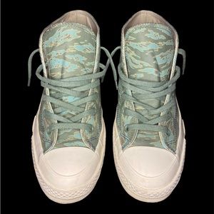 Undefeated x converse mid